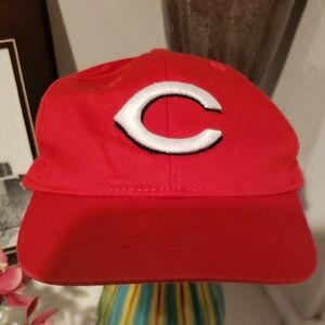 Cincinnati Reds Snapback Baseball Cap Featuring The Team's Iconic "C" Logo. NWOT